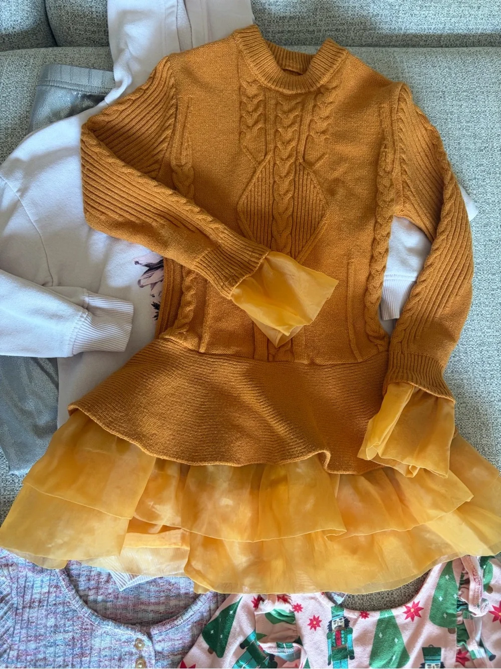 Girl size 6 Fall and Winter bundle of 11 pieces, dresses, hoodies, leggings etc.
